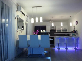 Гостиница Apartment Leona  Трогир